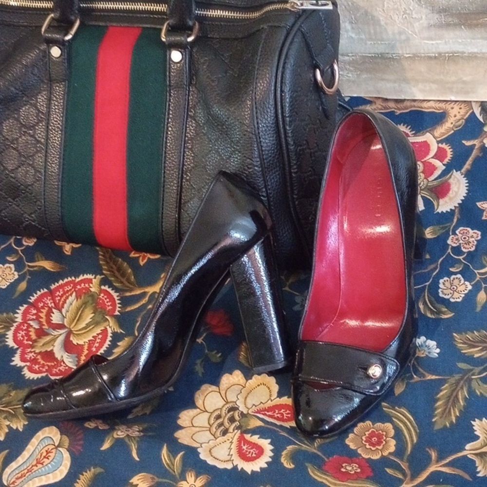 Gucci Black Patent Leather High Heels with Red Interior - Picture 7 of 10